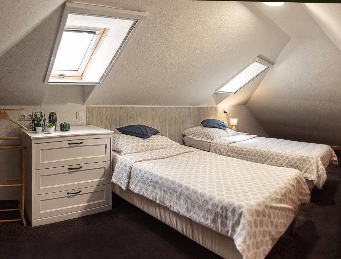 Angelika Vendeghaz Apartment Dinnyes Luaran gambar